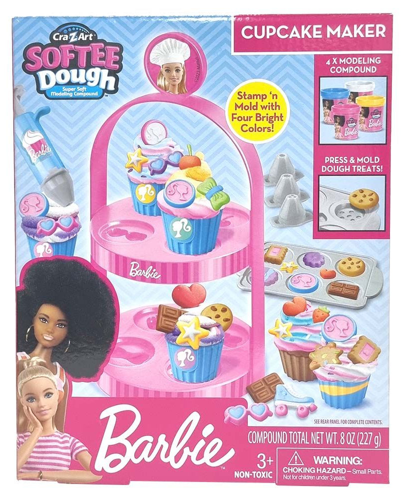 مجموعة صنع الكب كيك من باربي سوفتي دو للأطفال من سن 3 سنوات فما فوق، مجموعة لعب DIY مع عجينة 4 ألوان، وطارد، وشاشة متعددة الطبقات من أجل متعة صنع الكب كيك الإبداعية
