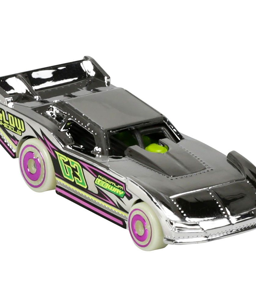 Hot Wheels 2-Pack Die-Cast Cars, 1:64 Scale Vehicles, Instant Starter Collection for Racing and Collecting, Styles May Vary