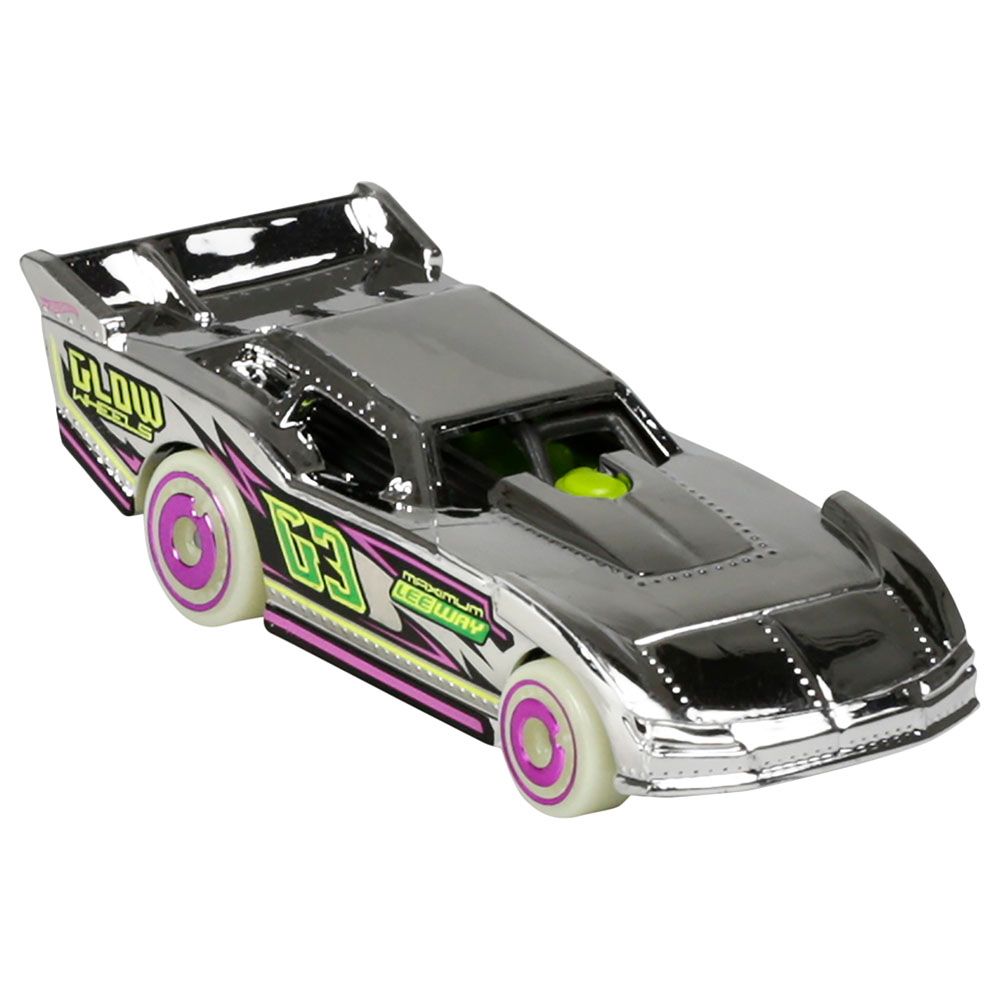 Hot Wheels 2-Pack Die-Cast Cars, 1:64 Scale Vehicles, Instant Starter Collection for Racing and Collecting, Styles May Vary