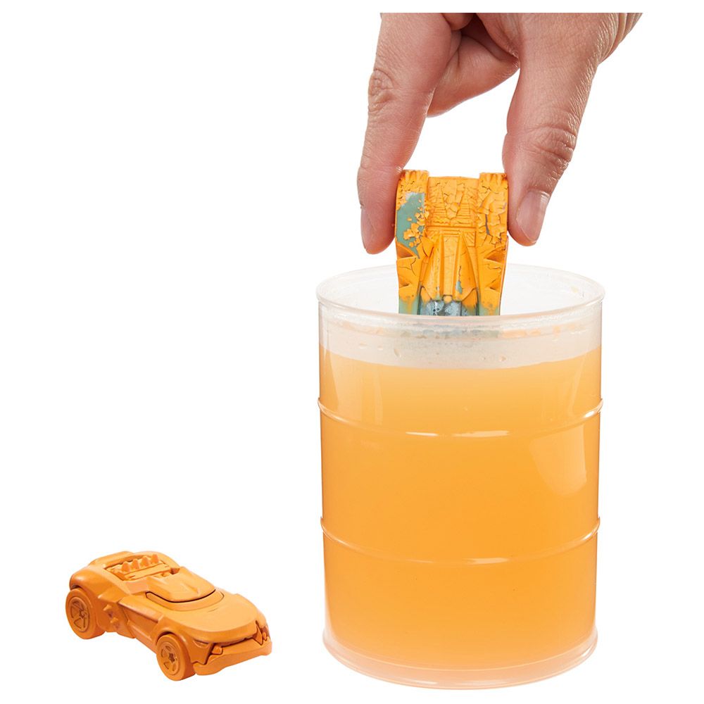 Hot Wheels Color Reveal 2 Pack Vehicles, 1:64 Scale Cars with Surprise Designs, Color-Change Feature, Dunk Tank Playset, Kids Toys for Ages 3+