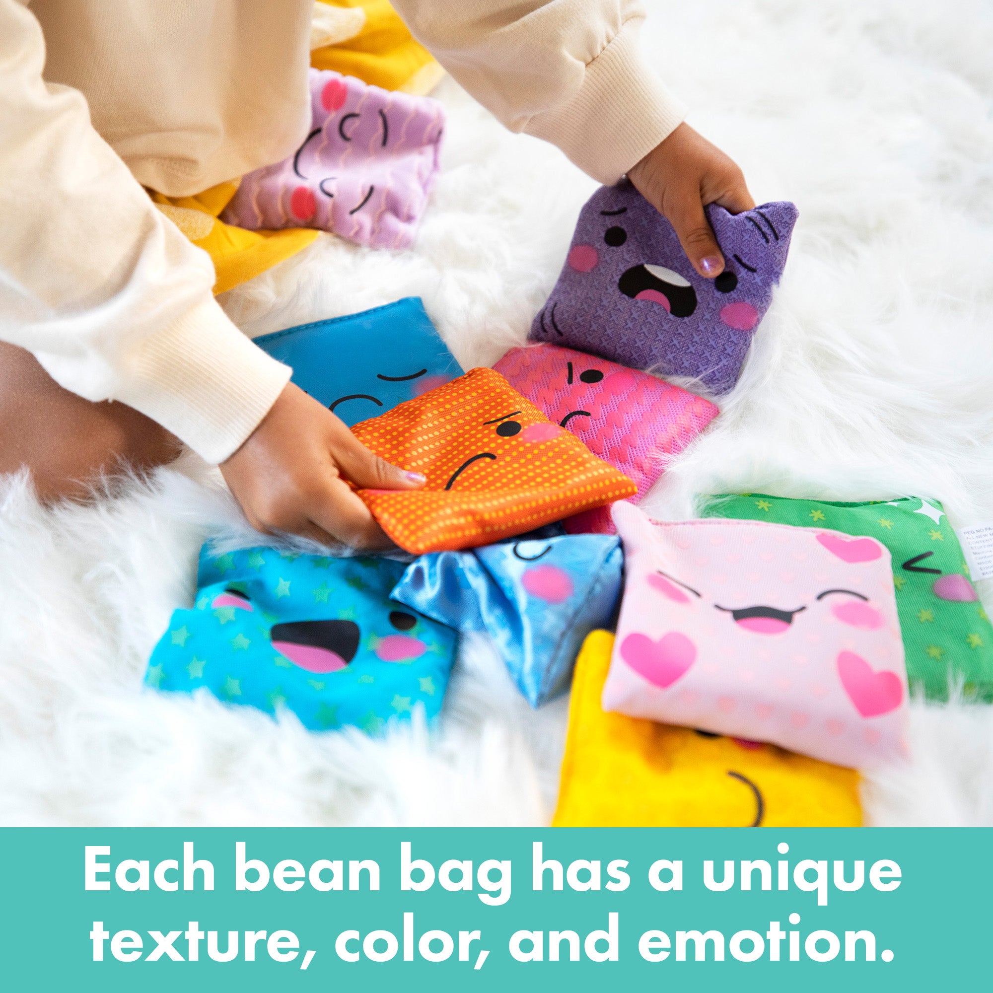 موارد التعلم أكياس الفاصولياء "مشاعري"، مجموعة من 10 أكياس فاصولياء للعواطف اللمسية، التعلم العاطفي الاجتماعي للأطفال، يطور المفردات والمهارات الحركية والوعي الحسي، يتضمن دليل الأنشطة وحقيبة التخزين، للأعمار من 3 سنوات فما فوق