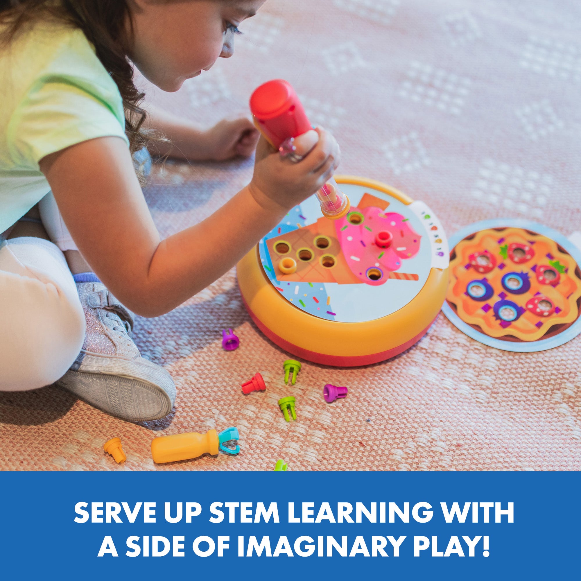 موارد التعلم تصميم وتدريب مقهى الإبداع، لعبة STEM الحركية الدقيقة مع قاذف المسامير وبطاقات الأنشطة، مجموعة لعب محمولة للأعمار من 3 سنوات فما فوق