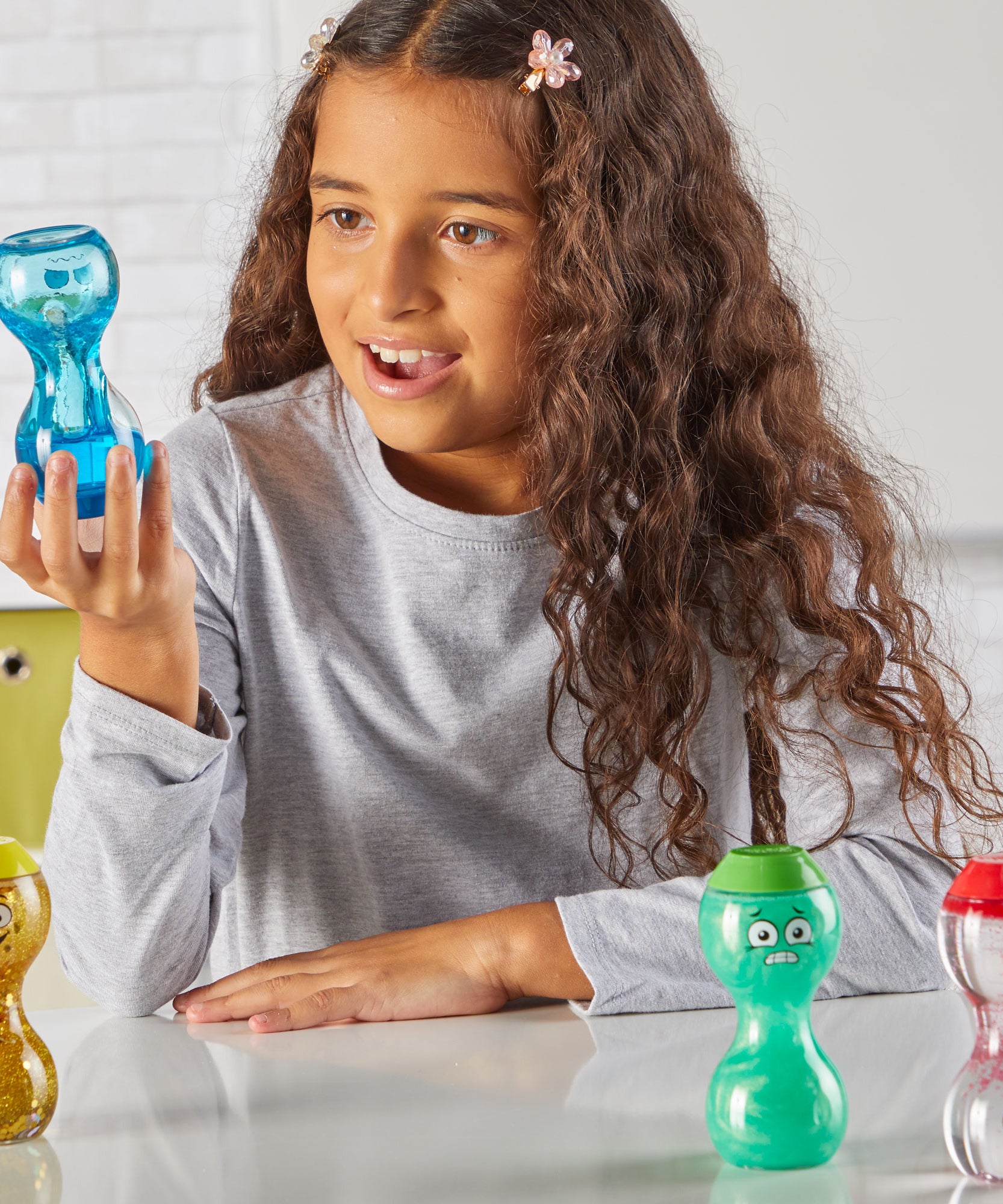 مجموعة زجاجات حسية للتعبير عن مشاعرك من Learning Resources، مكونة من 4 ألعاب تنظيم عاطفية مهدئة، للأعمار من 3 سنوات فما فوق