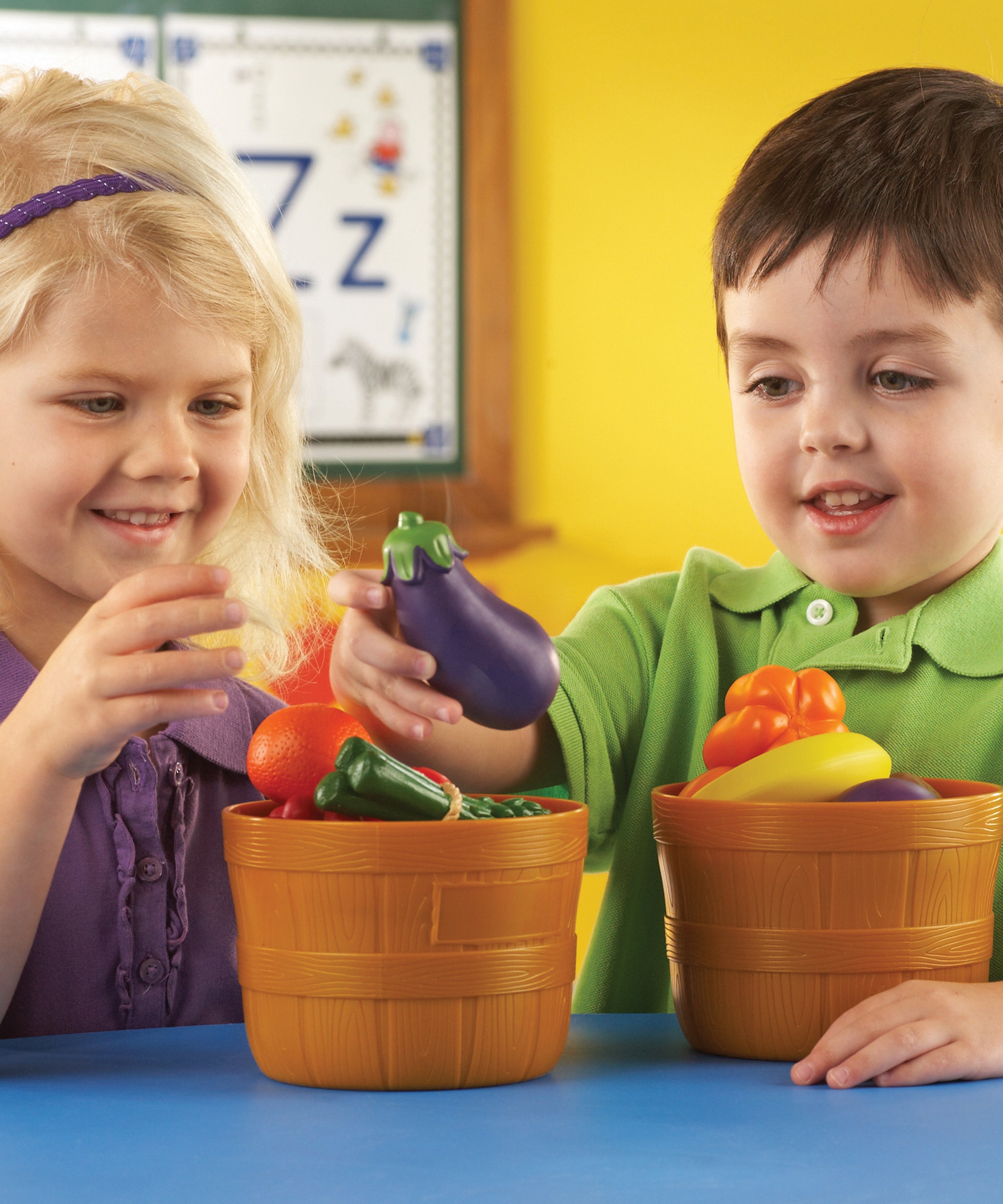 Learning Resources New Sprouts Bushel of Veggies, Soft Pretend Play Food Set for Toddlers, 9 Colorful Vegetable Pieces for Early Role Play, Language Development and Healthy Eating, Ages 18 Months+