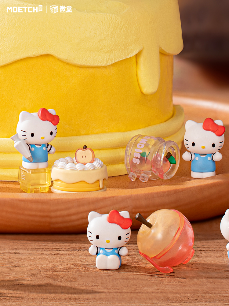 صندوق مويتش سانريو هيلو كيتي بيج آبل وركشوب الصغير من سلسلة مايكرو صندوق أعمى، شخصية قابلة للتجميع مع علبة عرض أكريليك، 8 تصاميم مع سر نادر، للأعمار من 6 سنوات فما فوق