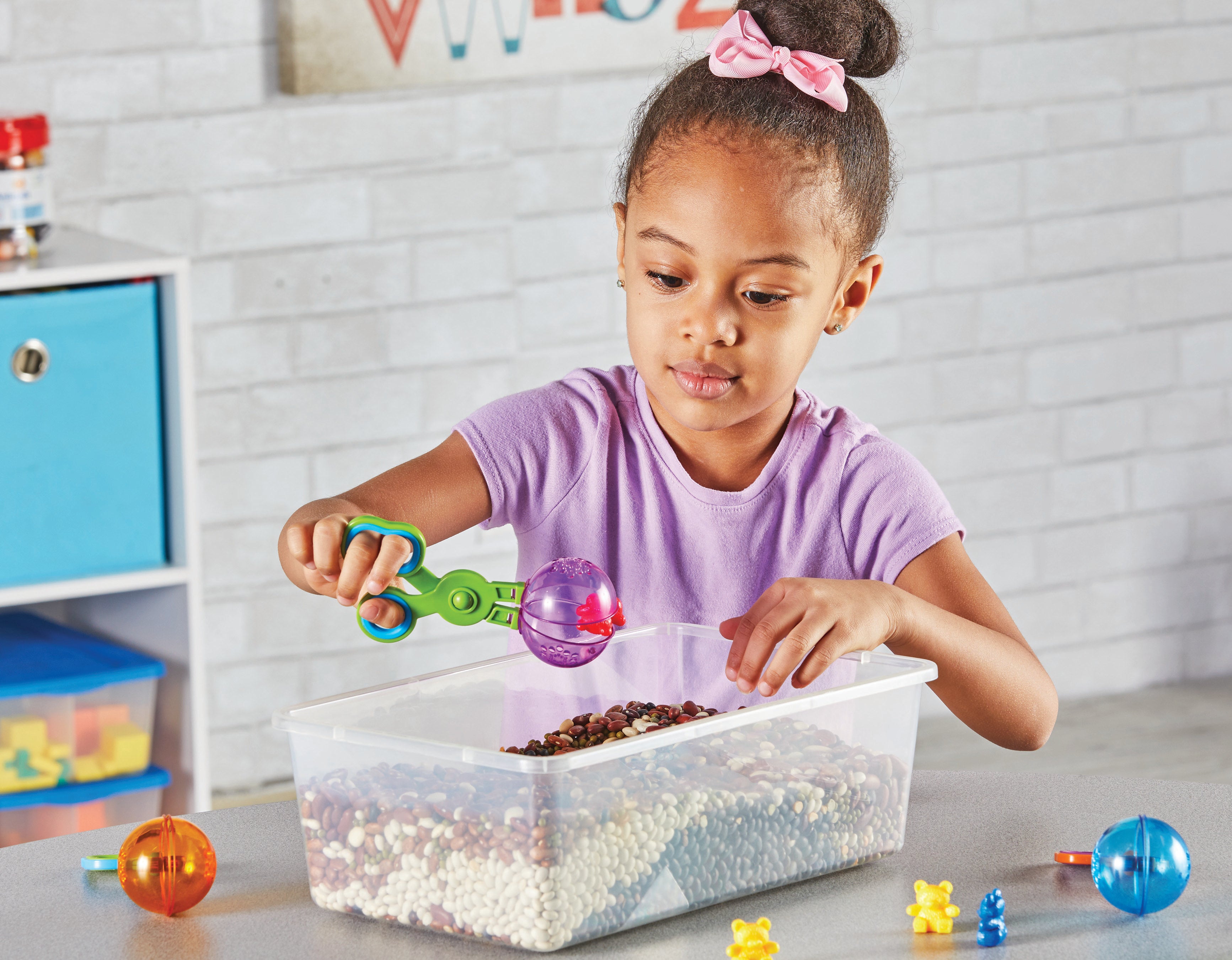 Learning Resources Handy Scoopers, Set of 4 Fine Motor Skill Tools for Kids