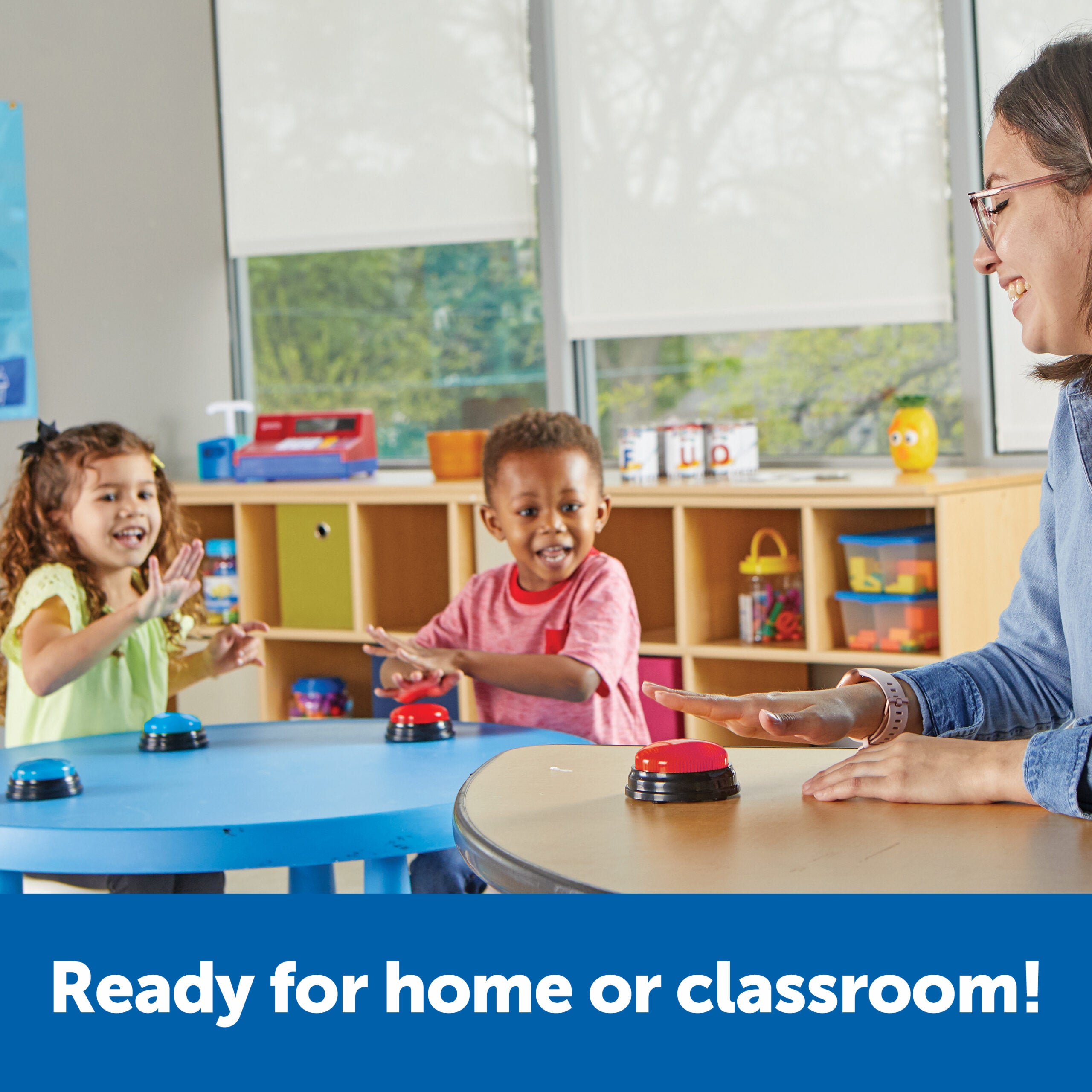 مصادر التعلم - أجهزة تنبيه للإجابة الجماعية، مجموعة من 8 أجهزة تنبيه مضيئة باللونين الأحمر والأزرق بأصوات فريدة، أجهزة تنبيه لعروض الألعاب للعب الجماعي، للأعمار من 3 سنوات فما فوق