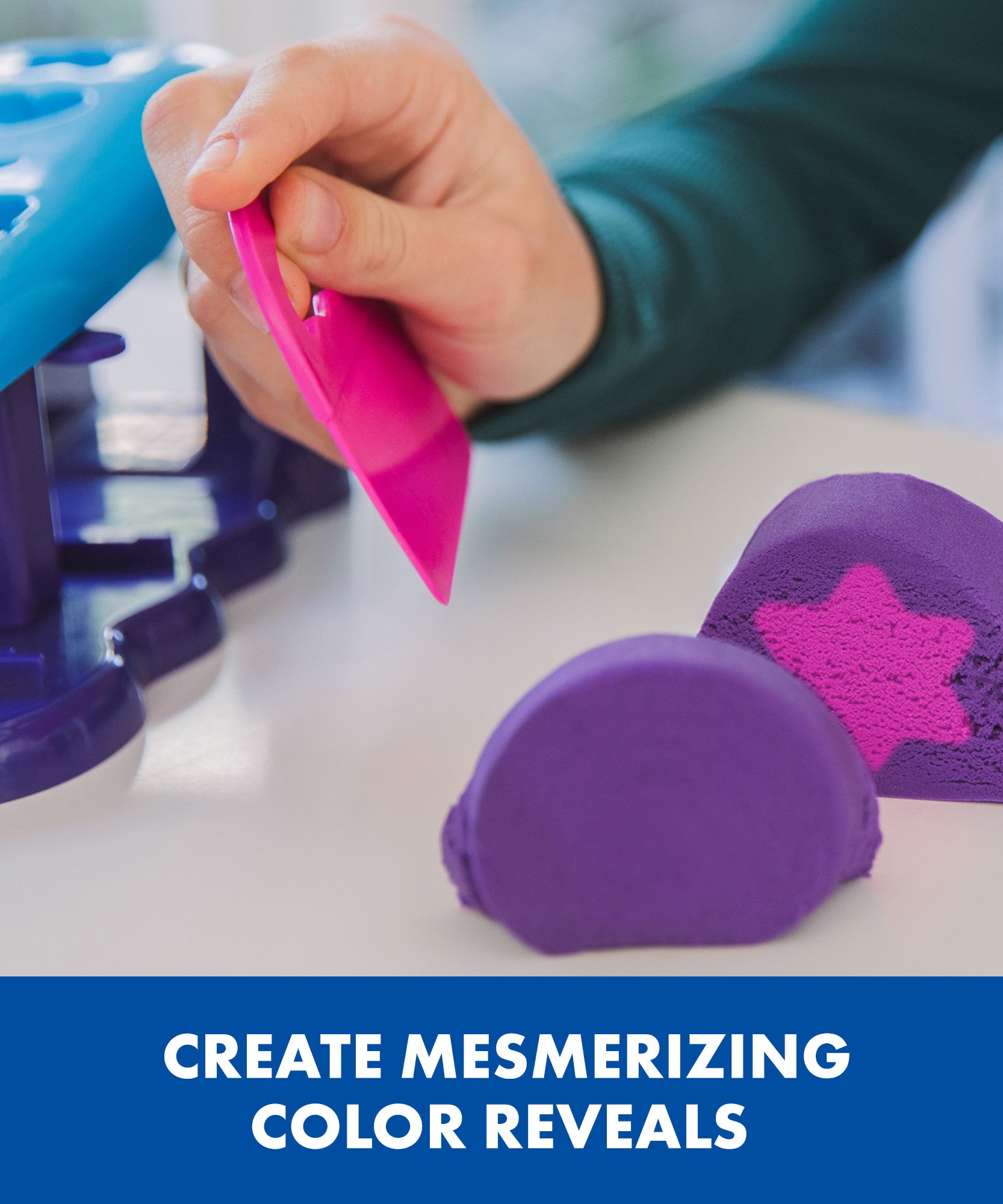 مجموعة رمل اللعب الحسي من بلاي فوم ساند ماجيك ريفيل من ليرنينج ريسورسز، مع 4 ألوان، و11 أداة ومحطة تصميم، ومرح إبداعي ومهارات حركية دقيقة للأطفال، لا يجف أبدًا، للأعمار من 3 سنوات فما فوق